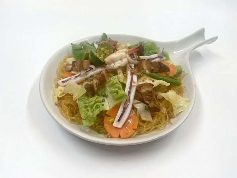 Sotanghon Guisado