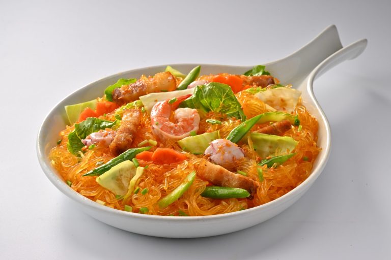 Sotanghon Guisado