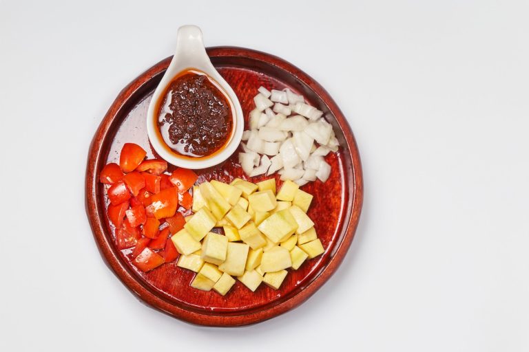 Ensaladang Mangga with Kamatis and Sibuyas